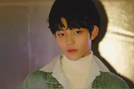 00后爱豆被曝劈腿，女方写长文晒聊天记录控诉，艺人身份还遭扒图片