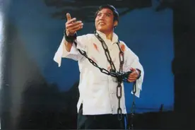 京剧《红灯记》李玉和的扮演者，红极一时，晚年一心想被人忘记图片