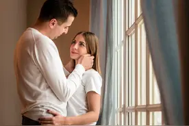 “你媳妇月薪三万，给我一万、给你弟一万，正好”“她提离婚了”图片