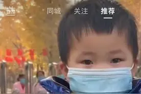 两岁的他知道人间不易，所以学会了自己照顾自己图片