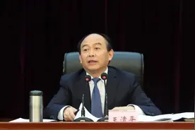 市政府秘书长勉励职工：把不大不小的事情办得周全，把不高不低的职位干的无憾，把不多不少的收入花的舒坦图片