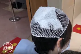 酒店突发意外！30斤重的画从“墙”而降，女住客当场头破血流图片