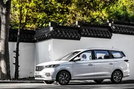 宝骏360 一款工薪族能买得起的车图片