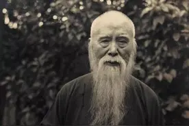 他喝醉后写下：不可随处小便，醒酒后改变字的顺序，今成名言图片