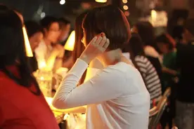 相亲对象请客喝三千元的红酒，知道原因后姑娘声称“我们不合适”图片