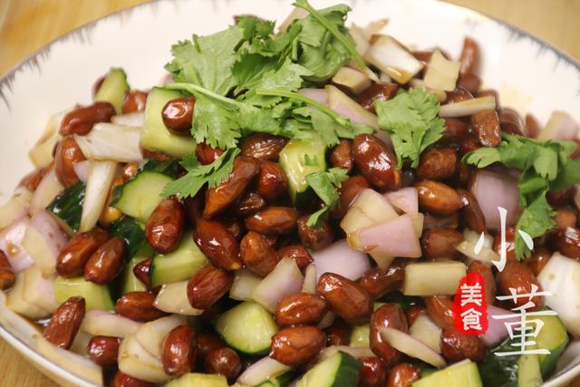 老醋花生正宗详细做法，掌握这2点，准保酸甜酥脆，好吃不上火