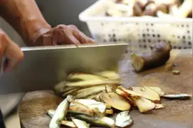 腾冲山珍季丨采菌需要注意注意再注意！图片