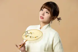 天选歌姬阿兰爱钻石也爱天珠，私人翡翠更是件件低调却不凡图片
