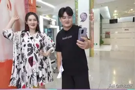 谢娜产后直播，活泼如小女孩，首度公开第三个孩子的到来超幸福图片