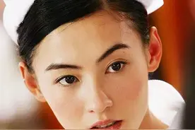 渴望像张柏芝一样买买买，先看看银行卡余额，除非……图片