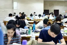 第一学历“中专”，考研371分成功上岸，他是怎么做到的？图片