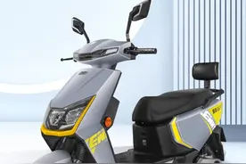 金彭两轮电动车评测：结实耐用，配40L座桶，带自动锁车功能图片