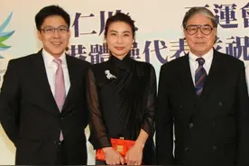 郭晶晶为何独得霍家恩宠，看她和徐子淇与公公的合影，原因很明显图片
