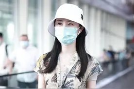 舒畅太瘦了，海边风搭配真不错，一点儿看不出30多岁了图片