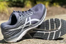 跑了40公里后，才发现亚瑟士和美津浓的差距，居然这么大图片