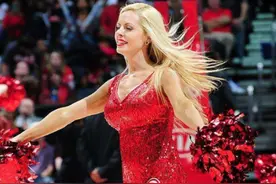 NBA啦啦队的潜规则：不能穿内裤表演只是其一，还有更奇葩的图片