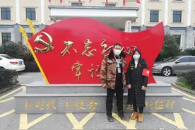 岳阳最美“夫妻档”：战“疫”无悔逆向行图片