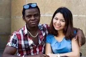 你们瞧不起黑人，我就要嫁给他！”女孩肚子大了，孩的爸却跑了图片