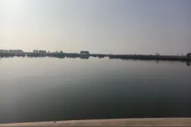 小时候钓鱼是乐趣，长大了再钓鱼是兴趣，到老了还钓鱼就是爱好了图片