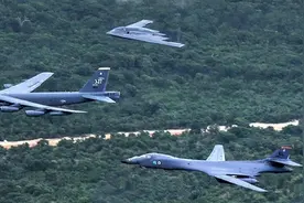 核战指挥机升空不停，美军三款核轰本土合体，中俄面前亮出大棒图片