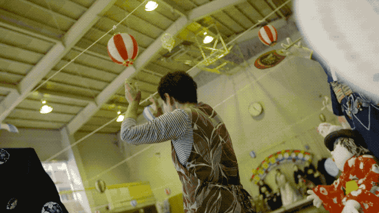 日本有个恐怖村庄，奶奶按照逝者原型做了300个人形，日夜陪自己