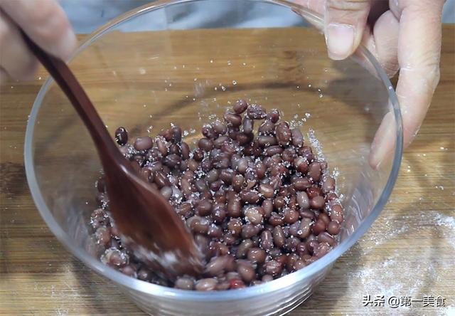 花卷别再用老一套了，教你最新做法，层次多又松软，比面包还好吃