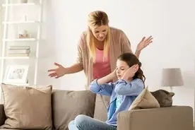 孩子犯错时，吼叫是最低级的处理方式，不如试试自然法则来管孩子图片
