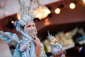 威尼斯电影节星光黯淡！中国明星集体缺席，口罩镶钻成作秀工具图片