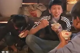 变形计中的叛逆男孩，曾经的问题少年，如今逆袭过得幸福图片