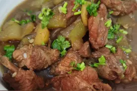 冬瓜炖排骨，配上人人爱吃的粉皮，荤素搭配什么都有了图片