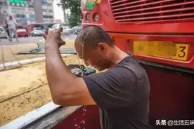 揭秘卡车司机的日常，乐观面对辛酸图片