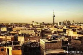中国“最晚睡觉”的地区，晚上11点天才黑，集市商场凌晨才关门图片