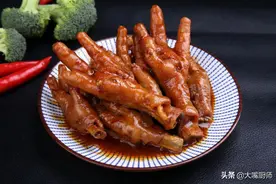 一年吃掉300亿个鸡爪，是从哪儿来的？为啥卖不完？能放心吃吗？图片