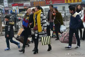 为何甘肃那么多人到新疆打工，却很少有新疆人到甘肃工作？来解析图片