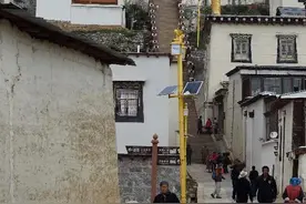 贺龙登门送锦帐 寺庙开仓迎红军图片