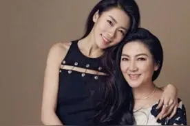 妈妈爱“臭美”，对女儿来说是一件好事，提升孩子这些方面的能力图片