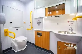 笑喷！高铁厕所里的奇葩事儿图片