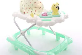 学步车不能学步，变相伤娃的5种鸡肋婴儿用品，有经验的宝妈不买图片