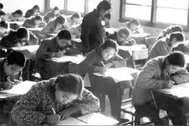 1978年，138名工人因单位反对无法高考，邓小平：启用第二套试题图片