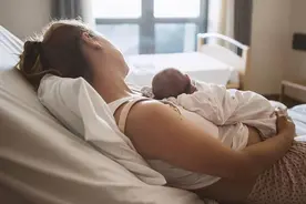 坐月子时，宝妈牢记“三捂两忌二注意”，远离“月子病”图片