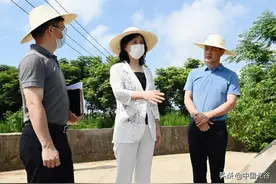 刘洁调研吴塘湖港：保护好自然水系，推进生态提升图片