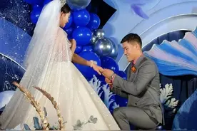 喜讯！中国冠军夫妇大婚，1米96新郎帅气，新娘化妆前后差距大图片