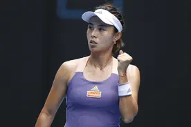 王蔷这次干得太漂亮！复仇小威廉姆斯后拒绝庆功，向前辈点头致敬图片