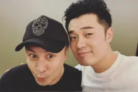 朱桢直播现场内插内奸，陈赫没察觉，网友：你在一服怎么活下来的图片