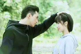 又是“势均力敌”的爱情，首播就拿第一，李一桐这剧要火了？图片