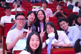 女儿到外省上大学，警察父亲列了10个安全忠告，每个都是重点图片