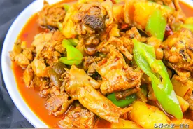 难怪饭店的大盘鸡那么好吃，原来不用焯水，香辣鲜嫩，色香味俱全图片