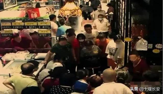 这个讹人的老太太还扬言:“病好了我要杀他”,住院老太太一句话引发全网愤怒....