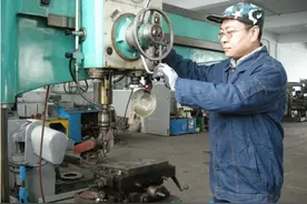 “榜样在身边” | “全国交通运输系统劳动模范”单宇龙： 汽车修理工的咫尺匠心图片