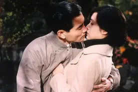 张爱玲《红玫瑰与白玫瑰》：这才是女人最好的活法图片